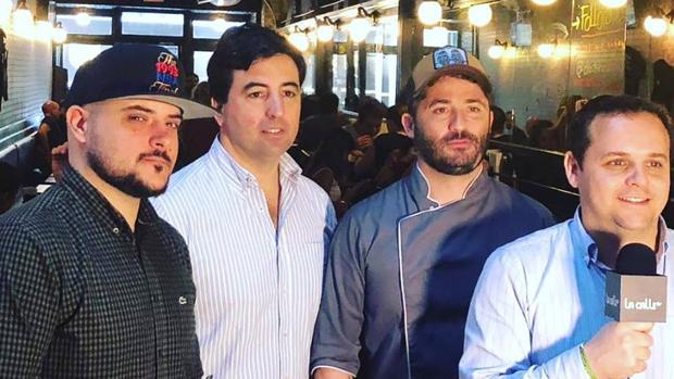 El equipo de Black Iron Burguer en uno de sus restaurantes en Nueva York