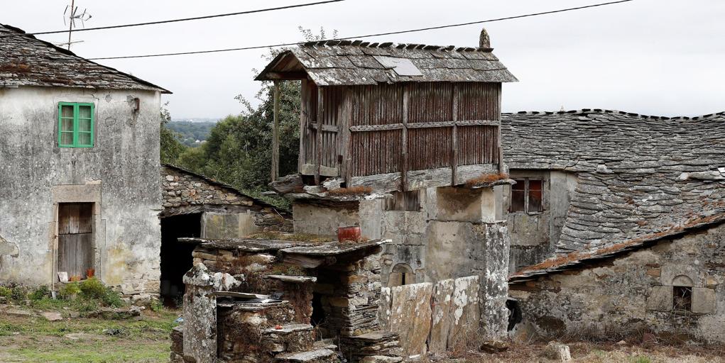 La Aldea Abandonada Donde Un Grupo De Jubilados Ha Encontrado El Retiro ...