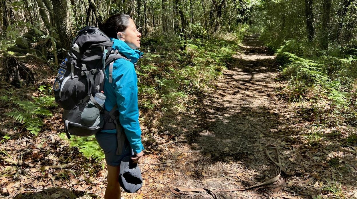 Lucy Freitas, brasileña, peregrina y voluntaria en la Oficina del Peregrino de Santiago de Compostela. Hace cuatro años hizo su primer Camino de Santiago. Un camino que cambió su vida.